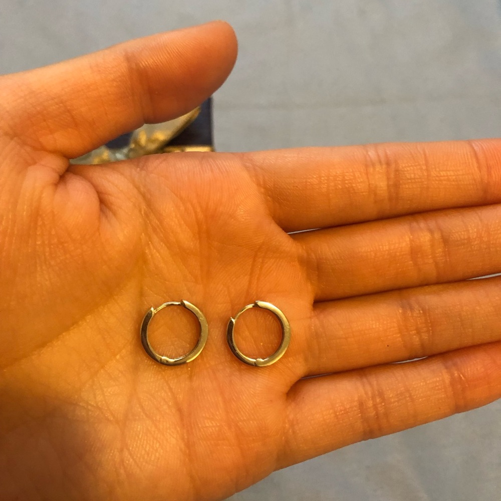 (Sold) brand new  small hoop earring for men